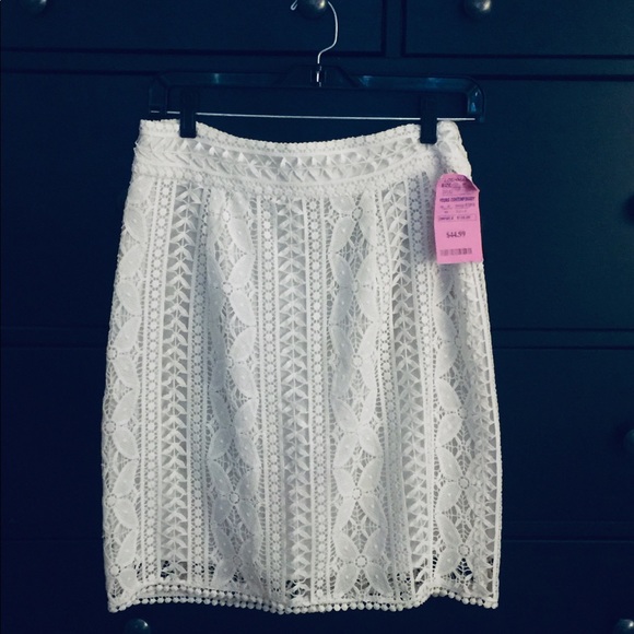 White Skirt - Picture 1 of 4